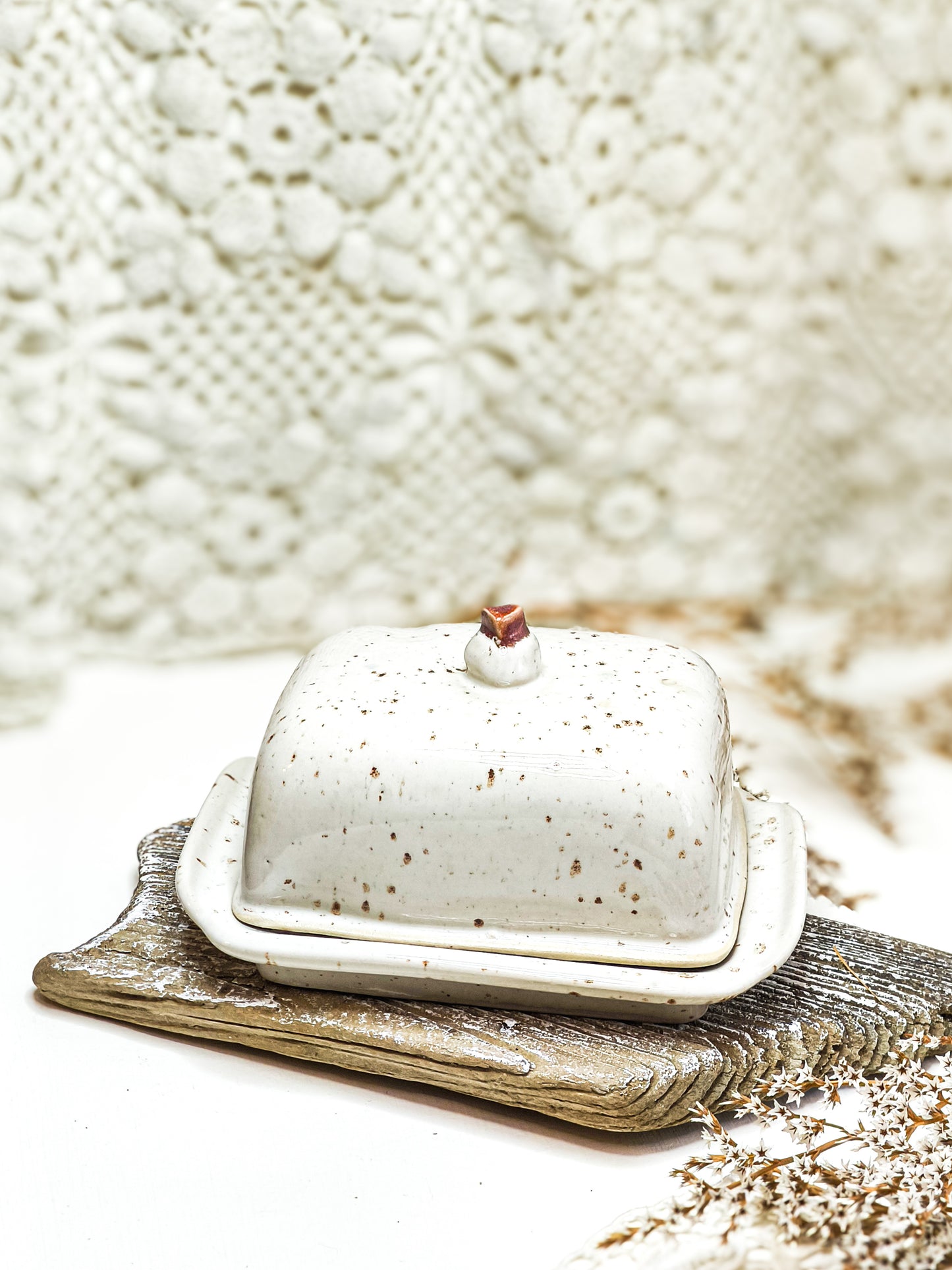 Ceramic butter dish with a heart motif